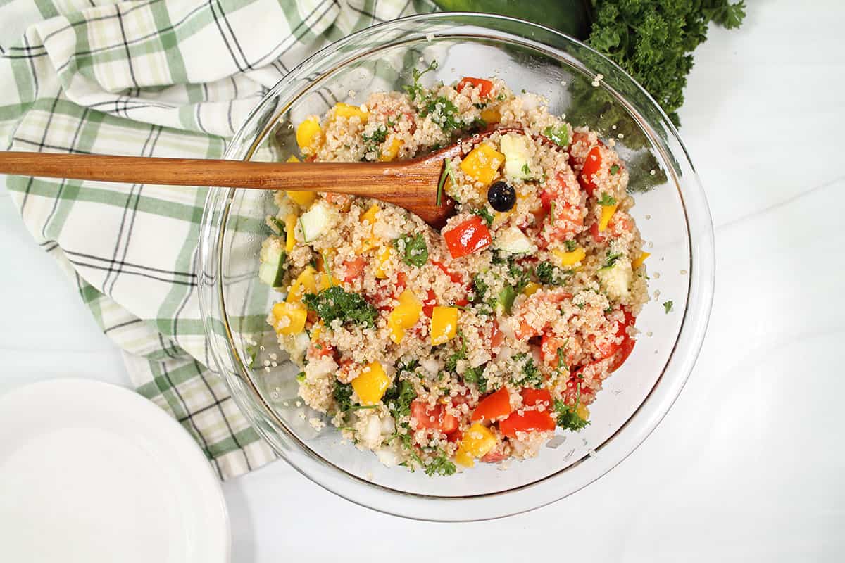 Overhead of tabouli in bowl.