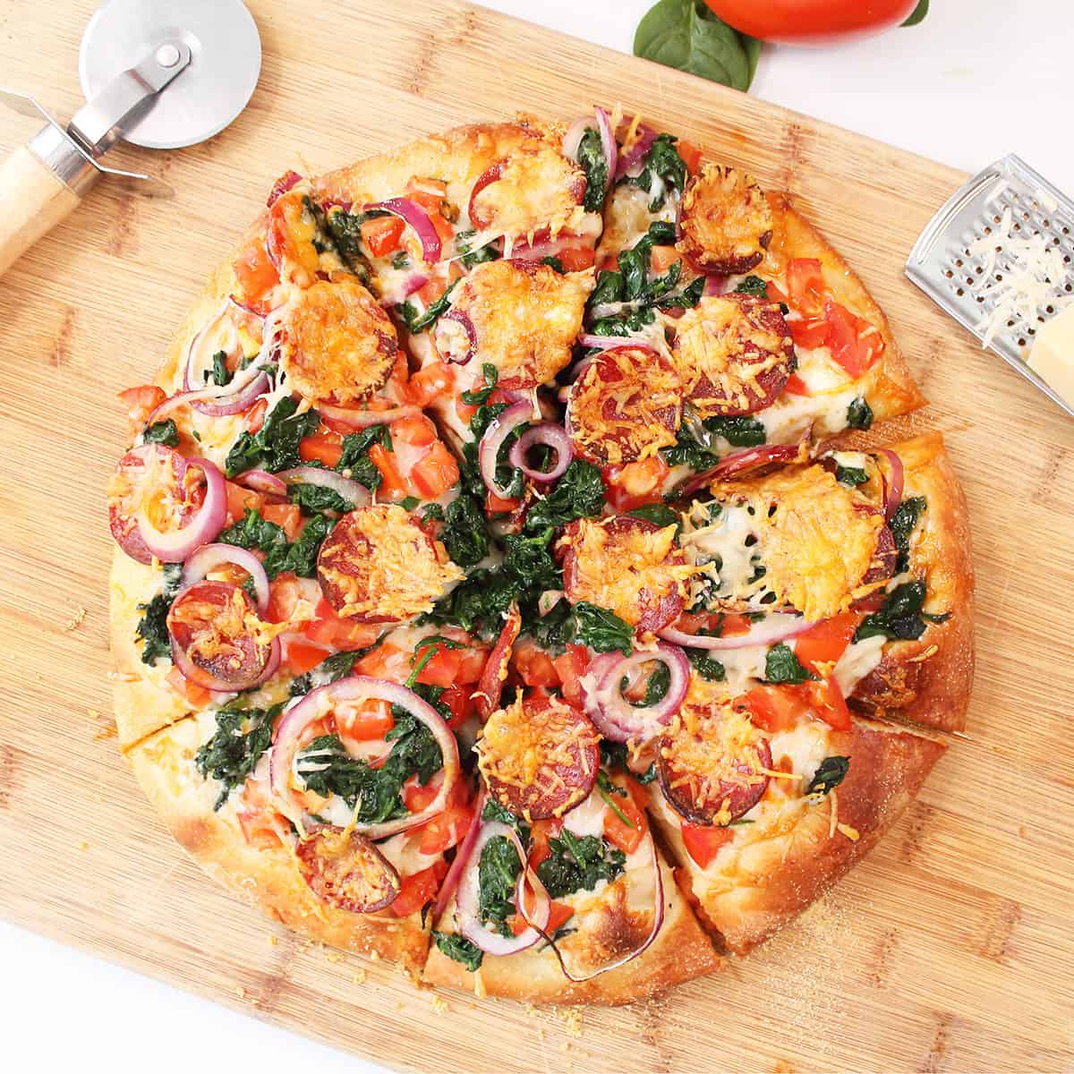 Overhead of whole chorizo pizza.