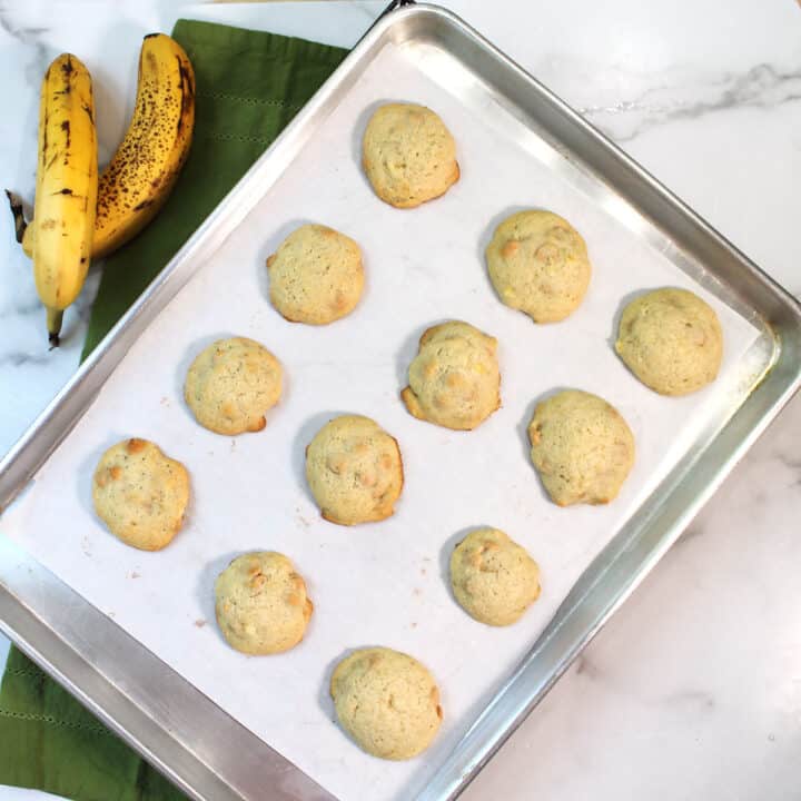 Baked cookies on cookie sheet.