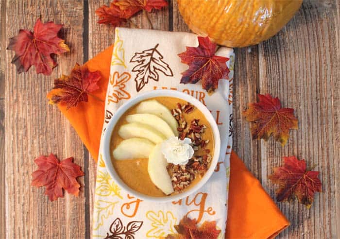 Pumpkin Pie Smoothie bowl | 2 Cookin Mamas