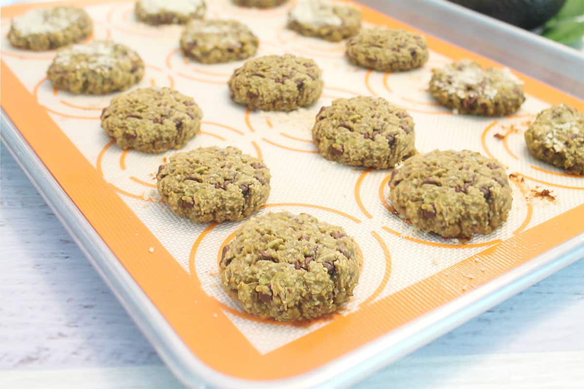 Baked oatmeal cookies.