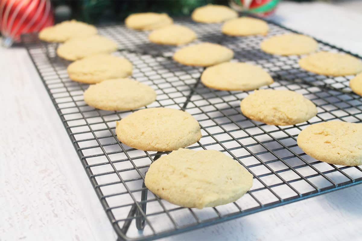 Baked cookies cooling on wire rack.