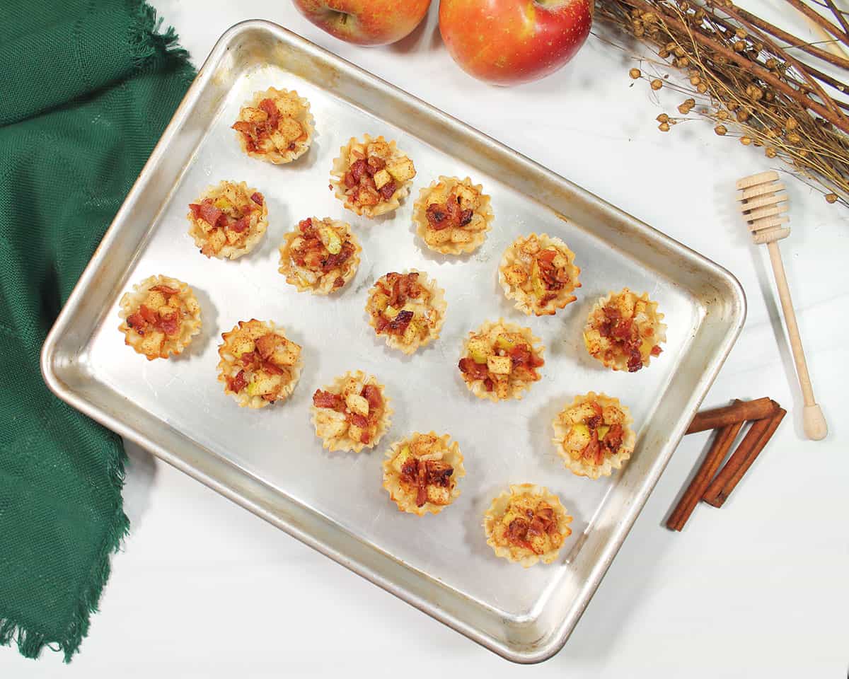 Baked apple bacon cheddar bites.