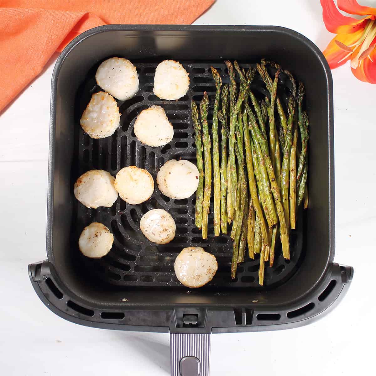 Scallops and asparagus in the air fryer.