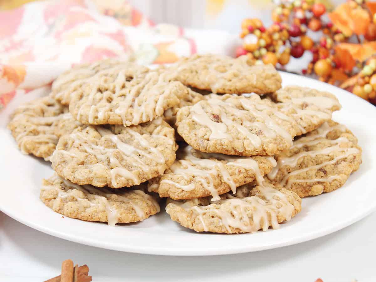 Plateful of maple cookies with oatmeal.