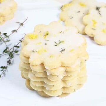 Stacked lemon thyme cookies.